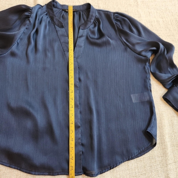 Banana Republic Silky Collarless Blouse - Navy Blue - Size Petite M - Picture 7 of 7